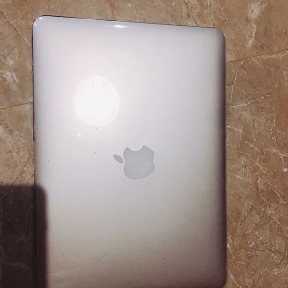 MacBook Pro - Picture 4 of 4